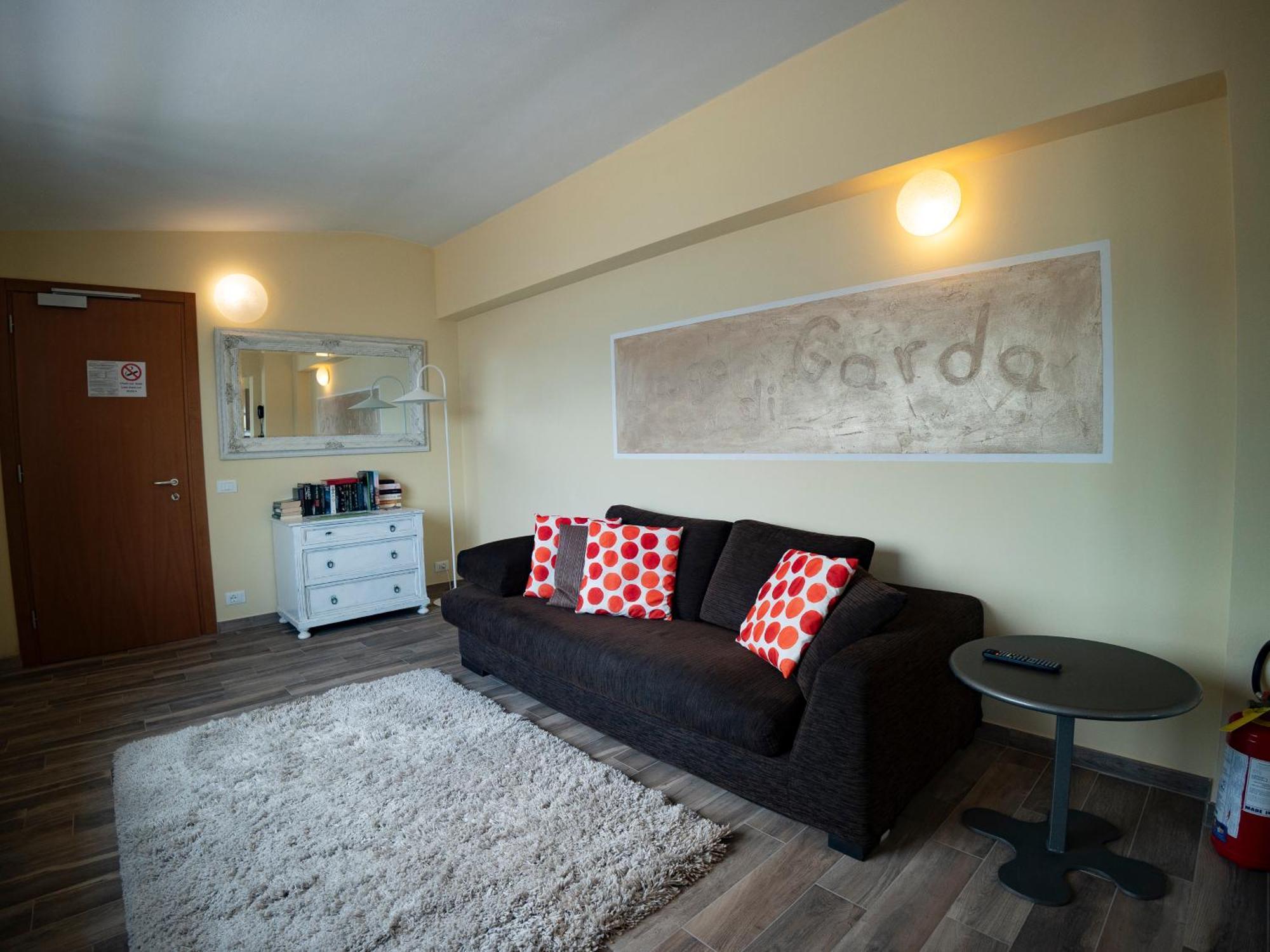 Penthouse Casa Alkea Masse Lake View برنزوني سول جاردا المظهر الخارجي الصورة