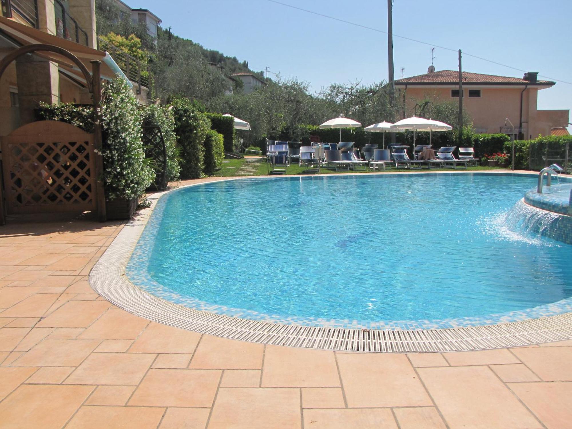Penthouse Casa Alkea Masse Lake View برنزوني سول جاردا المظهر الخارجي الصورة
