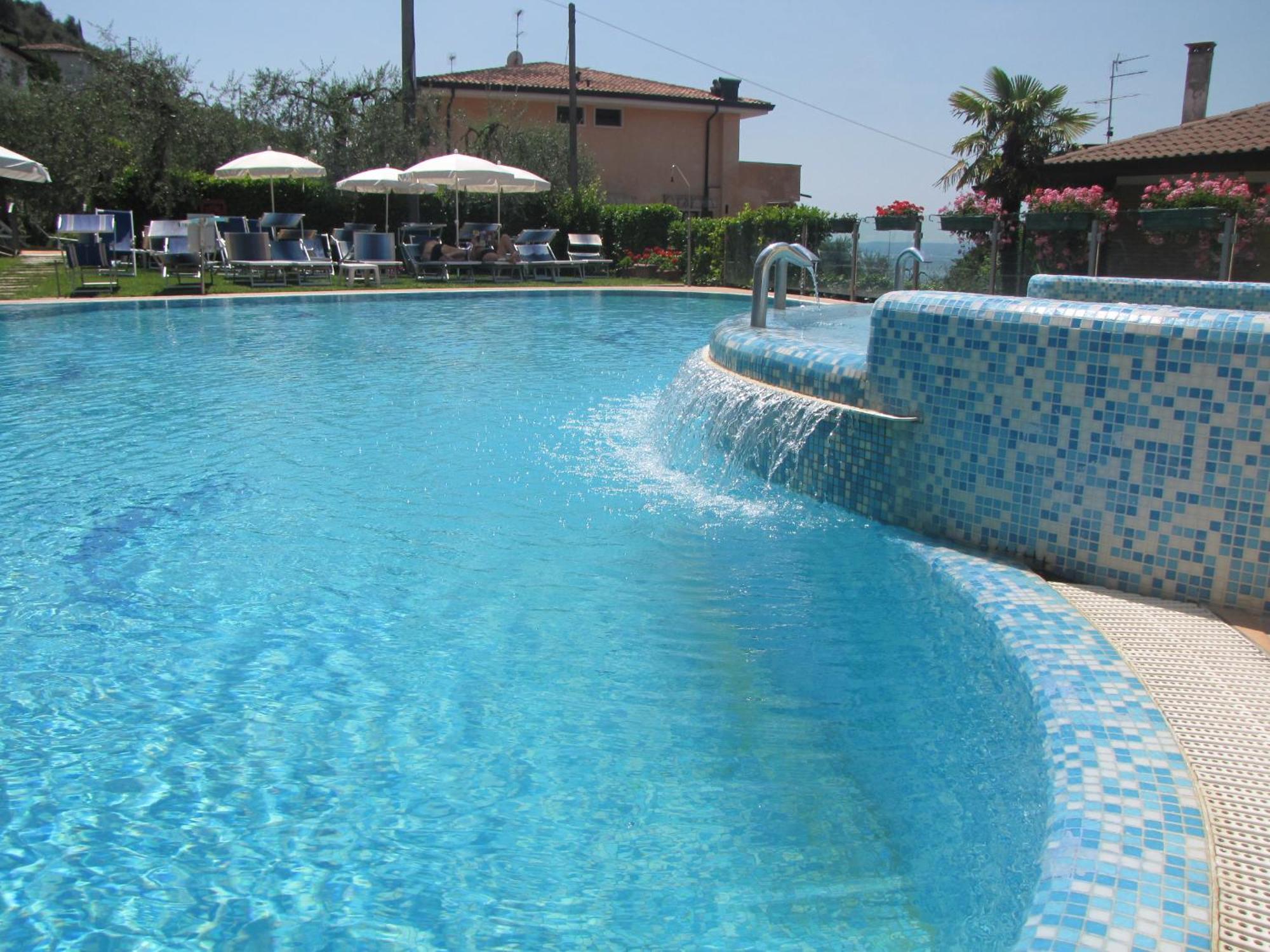 Penthouse Casa Alkea Masse Lake View برنزوني سول جاردا المظهر الخارجي الصورة